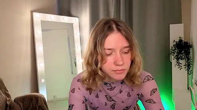 Snapshot of MilanaRayy chatting on 05.29.26 MilanaRayy online show from 05.29.26