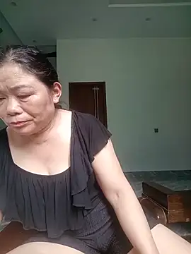 Snapshot of -Lytina- chatting on 05.19.26 -Lytina- online show from 05.19.26