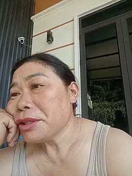 Snapshot of -Lytina- chatting on 05.25.26 -Lytina- online show from 05.25.26