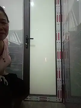Snapshot of -Lytina- chatting on 05.27.26 -Lytina- online show from 05.27.26
