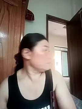 Snapshot of -Lytina- chatting on 05.27.26 -Lytina- online show from 05.27.26