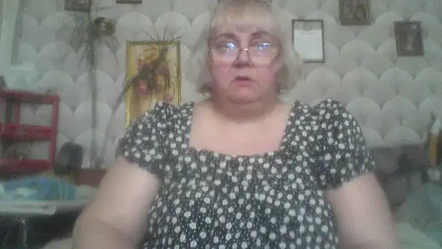 Snapshot of MarinaFarina53 chatting on 05.16.26 MarinaFarina53 online show from 05.16.26