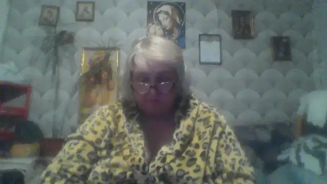 Snapshot of MarinaFarina53 chatting on 05.17.26 MarinaFarina53 online show from 05.17.26