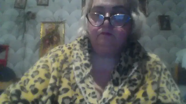 Snapshot of MarinaFarina53 chatting on 05.18.26 MarinaFarina53 online show from 05.18.26