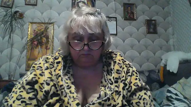Snapshot of MarinaFarina53 chatting on 05.20.26 MarinaFarina53 online show from 05.20.26
