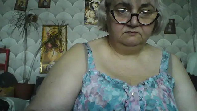 Snapshot of MarinaFarina53 chatting on 05.21.26 MarinaFarina53 online show from 05.21.26