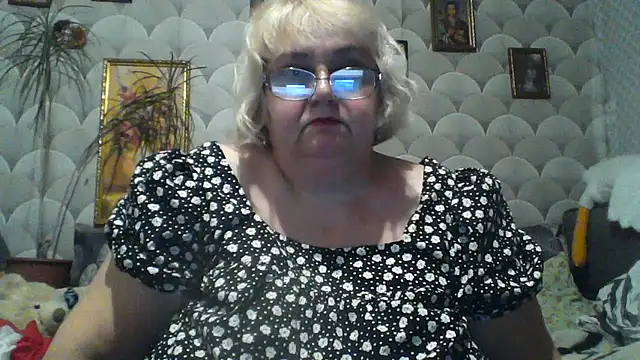 Snapshot of MarinaFarina53 chatting on 05.25.26 MarinaFarina53 online show from 05.25.26