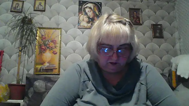 Snapshot of MarinaFarina53 chatting on 05.27.26 MarinaFarina53 online show from 05.27.26