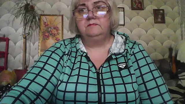 Snapshot of MarinaFarina53 chatting on 05.29.26 MarinaFarina53 online show from 05.29.26