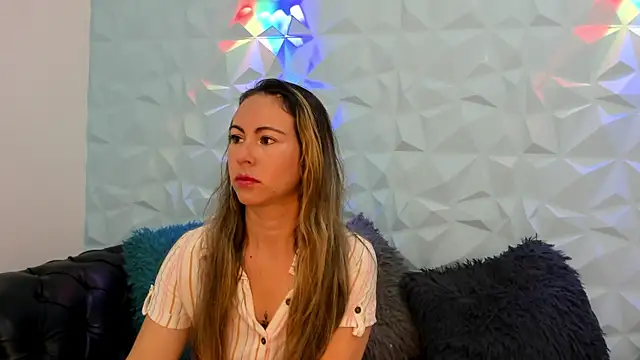 lindsay cg online show from 05.15.26