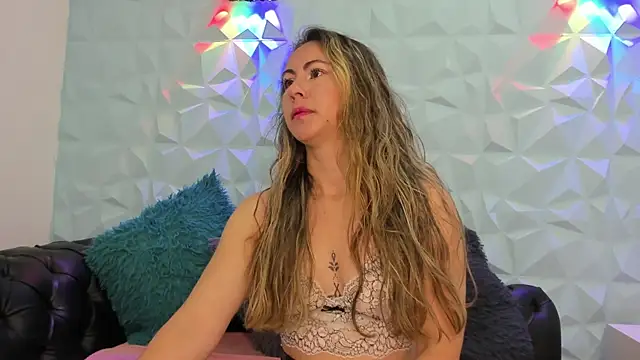 lindsay cg online show from 05.18.26