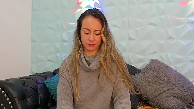 lindsay cg online show from 05.29.26