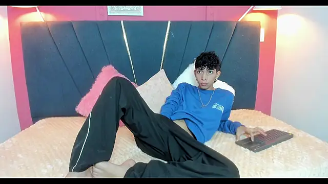ero boy40 online show from 06.03.26