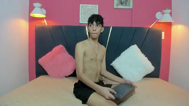 ero boy40 online show from 06.04.26