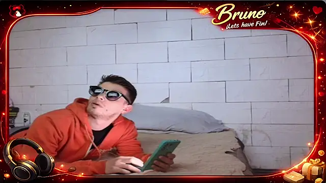 Snapshot of Elguingo chatting on 05.11.26 Elguingo online show from 05.11.26