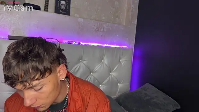 Snapshot of ESTEFAN_HILLS chatting on 05.25.26 ESTEFAN HILLS online show from 05.25.26