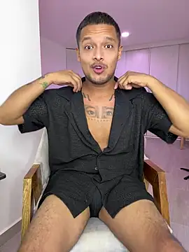 Snapshot of ElianVega chatting on 05.15.26 ElianVega online show from 05.15.26