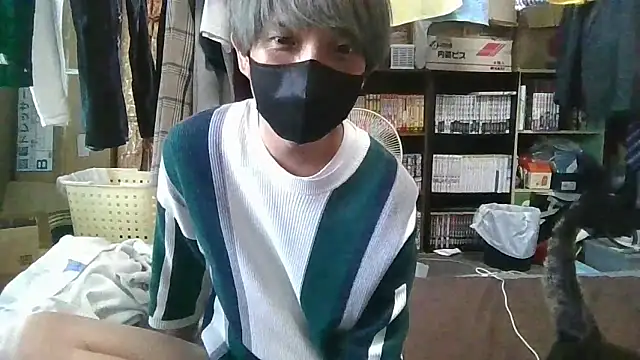 Snapshot of kazupan22 chatting on 05.25.26 kazupan22 online show from 05.25.26