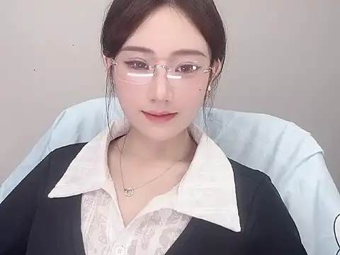  222Mia online show from 05.12.26