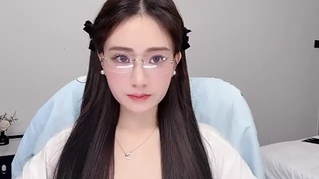  222Mia online show from 05.14.26