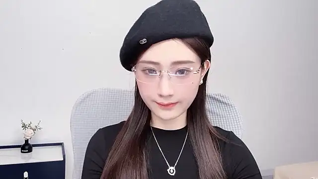  222Mia online show from 05.17.26