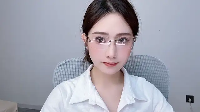  222Mia online show from 06.04.26