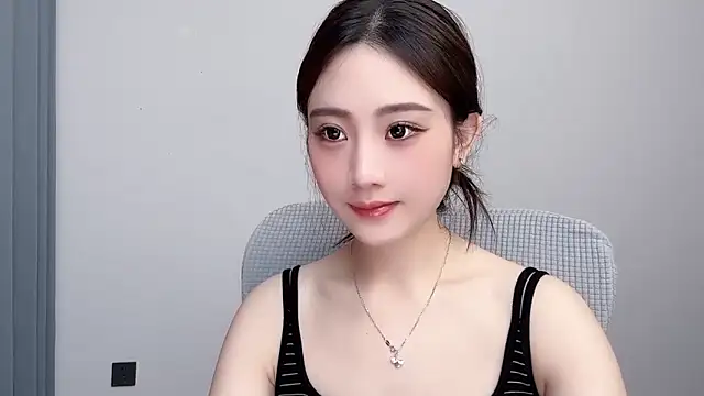  222Mia online show from 06.18.26