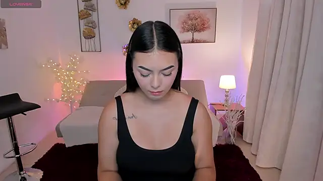 Emma Moretti1 online show from 05.13.26