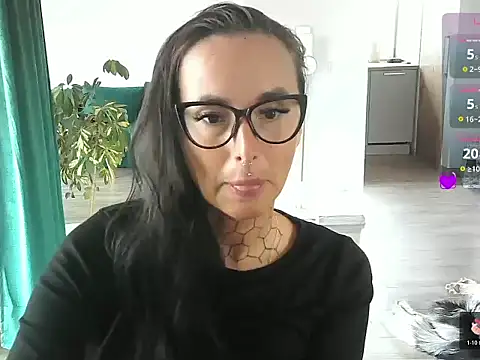 tattooedKika online show from 05.11.26