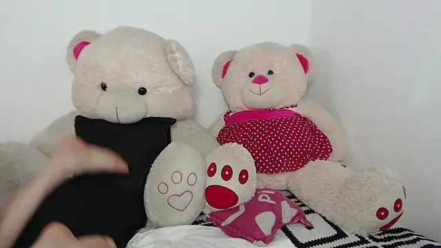 Natalia Dahlia online show from 05.17.26