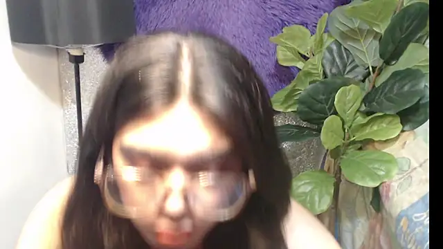 RoseAmarie online show from 06.18.26