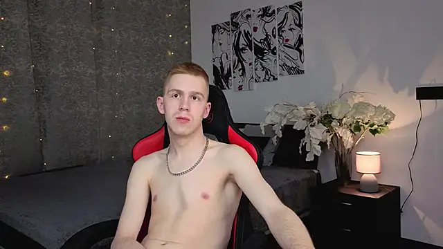 Snapshot of Tommy_CrashXXX chatting on 05.11.26 Tommy CrashXXX online show from 05.11.26