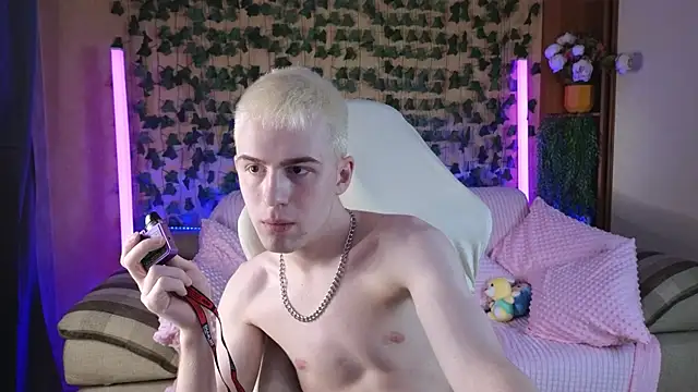 Snapshot of Tommy_CrashXXX chatting on 05.31.26 Tommy CrashXXX online show from 05.31.26