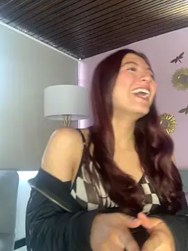 Snapshot of EveRave_Pink chatting on 05.16.26 EveRave Pink online show from 05.16.26