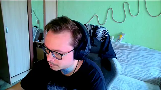 Snapshot of MeLanXolik chatting on 05.28.26 MeLanXolik online show from 05.28.26