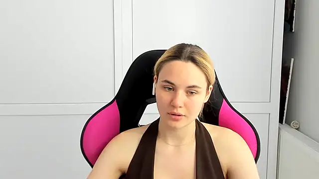 Snapshot of Emma_starrs_ chatting on 06.14.26 Emma starrs online show from 06.14.26