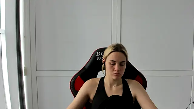 Snapshot of Emma_starrs_ chatting on 07.14.26 Emma starrs online show from 07.14.26