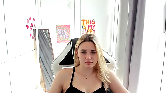 Snapshot of Emma_starrs_ chatting on 08.03.26 Emma starrs online show from 08.03.26