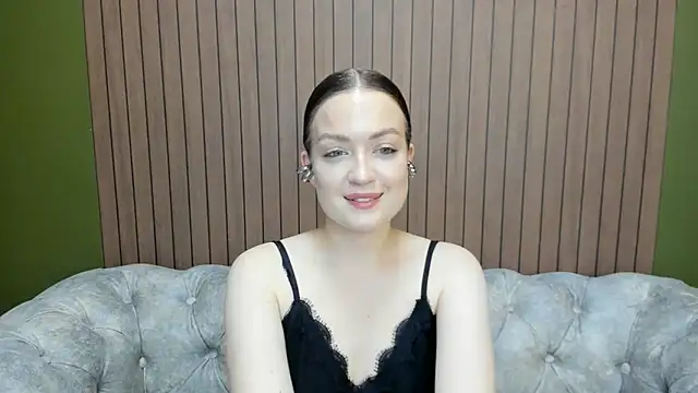 Snapshot of Mila_Richardson chatting on 05.31.26 Mila Richardson online show from 05.31.26