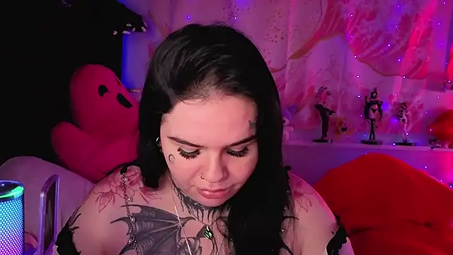 Snapshot of BigBootyHolly chatting on 07.30.26 BigBootyHolly online show from 07.30.26