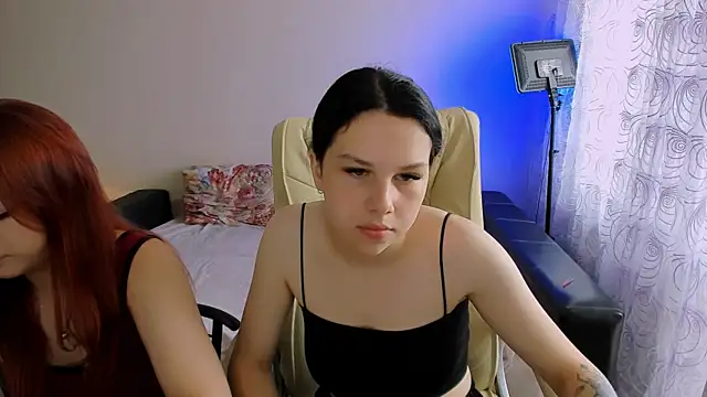 Snapshot of Adelina_xxx chatting on 06.18.26 Adelina xxx online show from 06.18.26