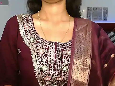 Snapshot of Moksha_ chatting on 05.29.26 Moksha online show from 05.29.26