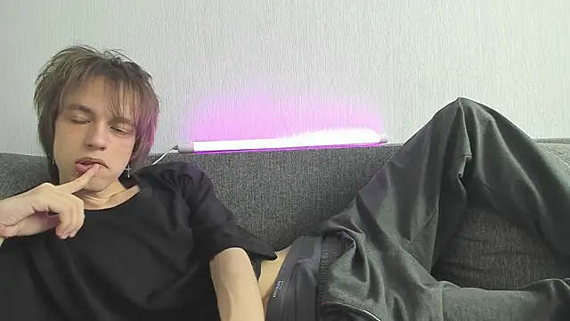 Nolan Sagee online show from 05.20.26