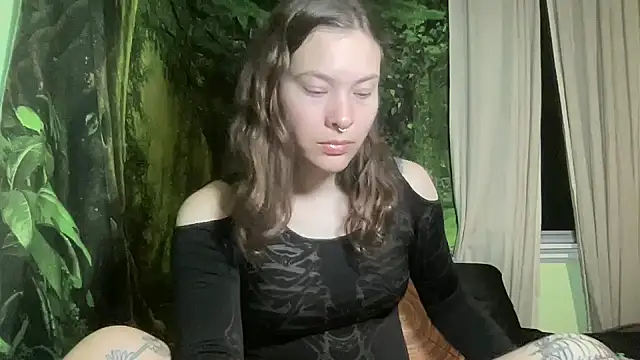 mo0ngoddess online show from 10.30.25