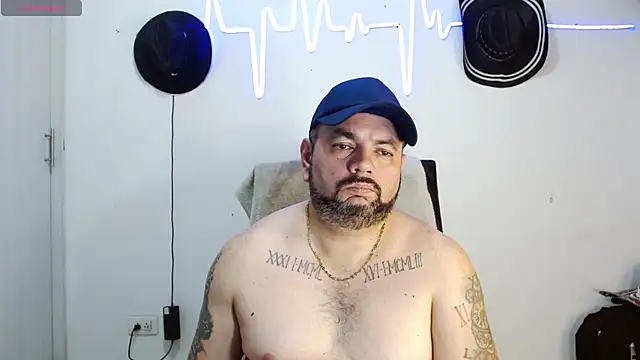 Snapshot of perverseveteranmanxxx chatting on 12.19.24 perverseveteranmanxxx online show from 12.19.24