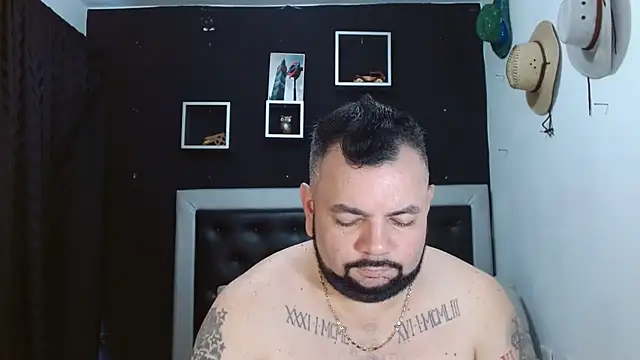 Snapshot of perverseveteranmanxxx chatting on 02.14.25 perverseveteranmanxxx online show from 02.14.25
