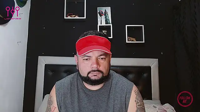 Snapshot of perverseveteranmanxxx chatting on 03.06.25 perverseveteranmanxxx online show from 03.06.25