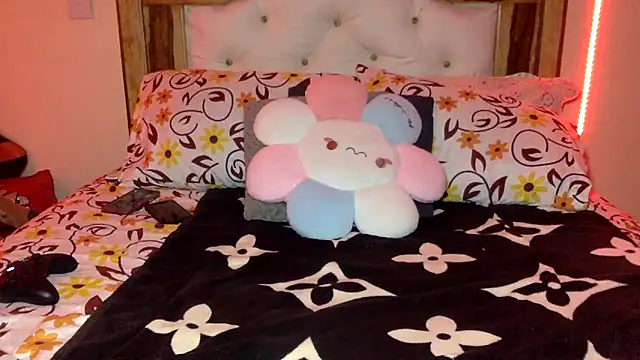 creamyamber online show from 04.10.26