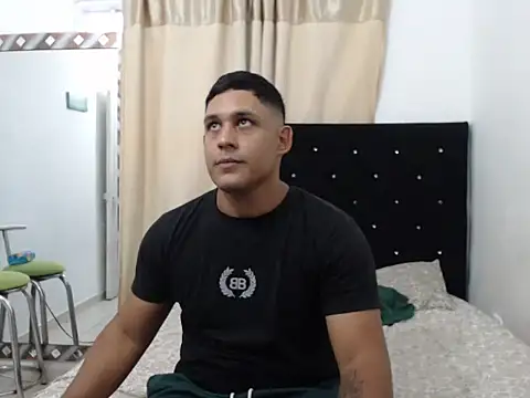 Snapshot of cachorrosex7 chatting on 05.19.26 cachorrosex7 online show from 05.19.26