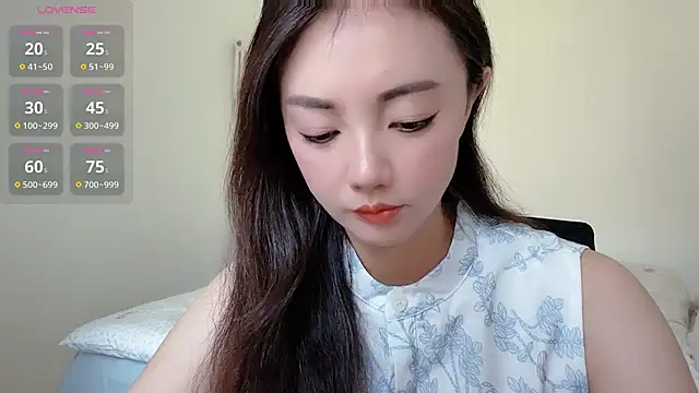 Snapshot of Lily88_ chatting on 05.29.26 Lily88 online show from 05.29.26